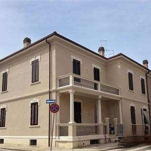 4 o più locali In Vendita a Pesaro