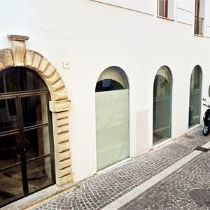 Negozio In Affitto a Pesaro