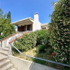 Villa In Vendita a Pesaro
