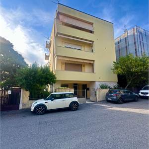 4 o più locali In Vendita a Pesaro