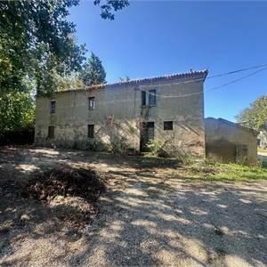 Rustico/Casale In Vendita a Pesaro