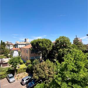 4 o più locali In Vendita a Pesaro
